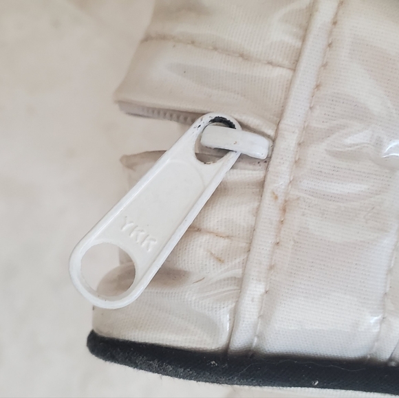 AUTHENTIC VINTAGE CHANEL MAKEUP / COSMETIC PURSE / BAG - Picture 6 of 11